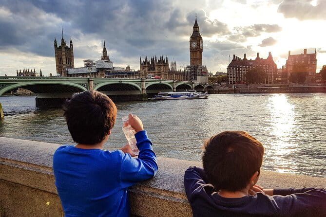 London Tootbus Kids Tour With Bespoke Live Guided Commentary - Onboard Wi-Fi Connectivity