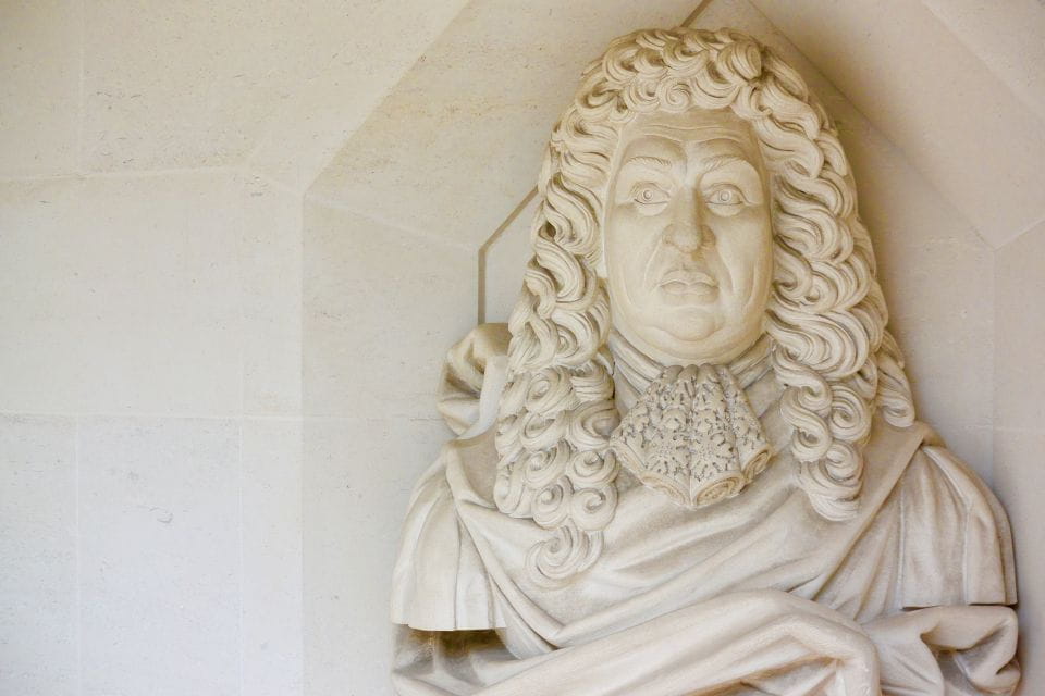 London: Walk the City With a Certified Guide in English - Tour the Guildhall Building
