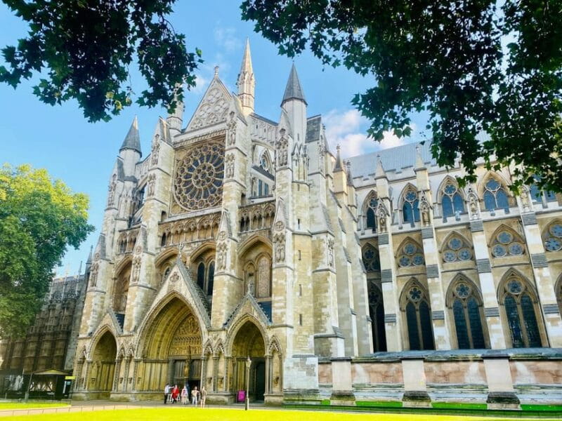London: Westminster Abbey, Big Ben, Buckingham Palace Tour - Starting Point and Logistics