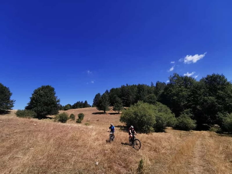 Lorica: guided tour by e-bike - An In-Depth Look at the Lorica E-Bike Tour