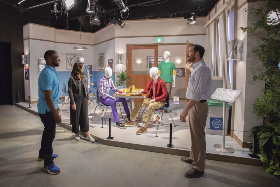 Los Angeles: Celebrity Homes Tour & Warner Bros. Studio Tour - Customer Experience and Reviews