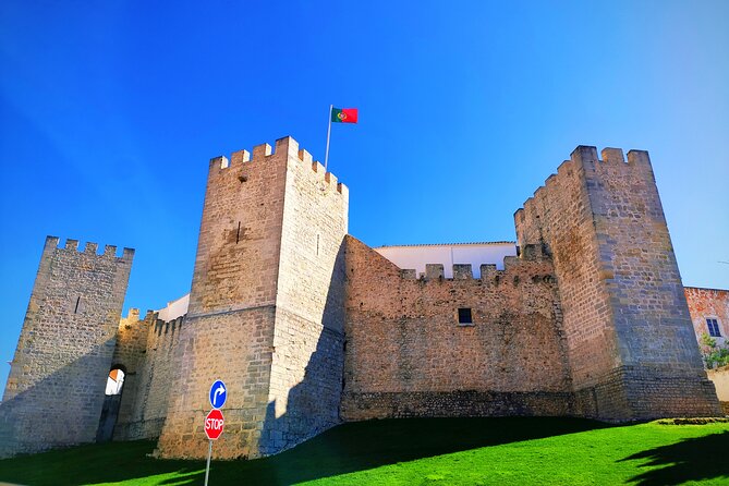 Loule and Estoi Palace Premium Private > VTours Algarve - Pickup and Transportation