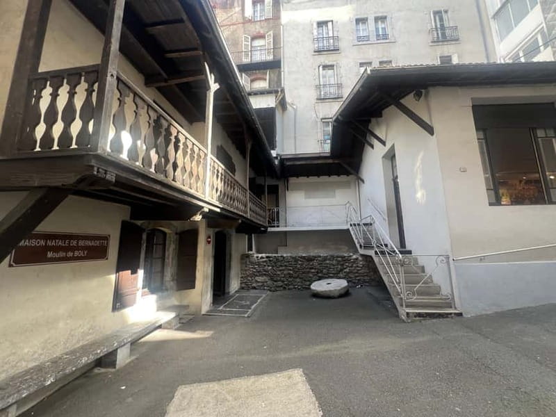 Lourdes : Footsteps of Bernadette with Food & Wine tastings - Discovering Lourdes: Walking in Bernadette’s Footsteps