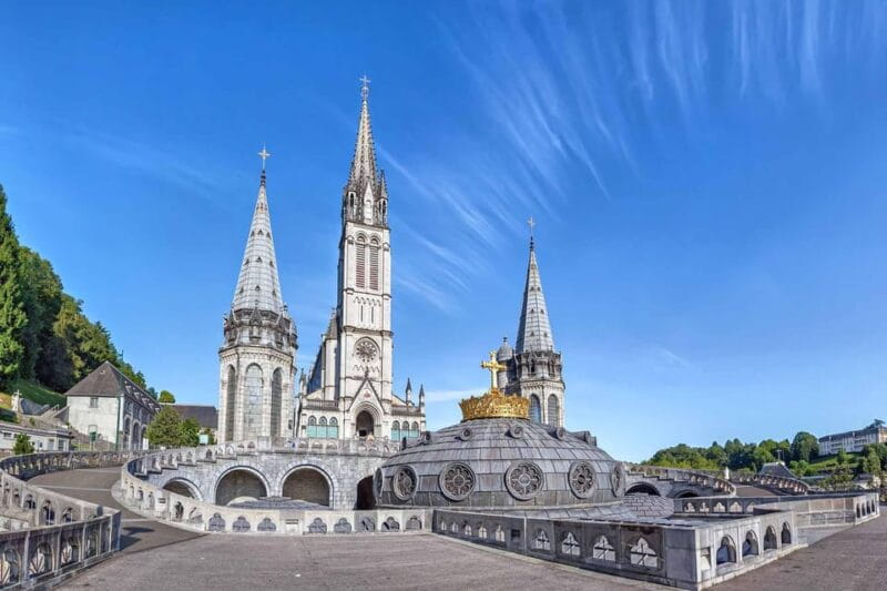 Lourdes: Full Day Private Walking Tour with Local Guide - Key points / Takeaways