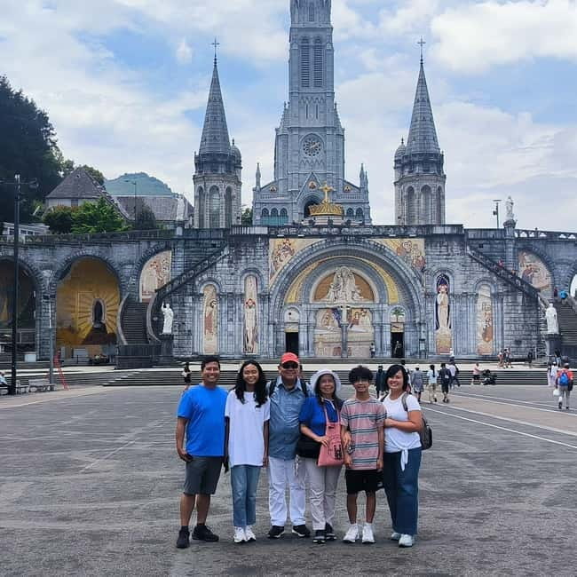 Lourdes: Guided Tour with Transport from Pamplona - Exploring Lourdes: The Heart of the Experience