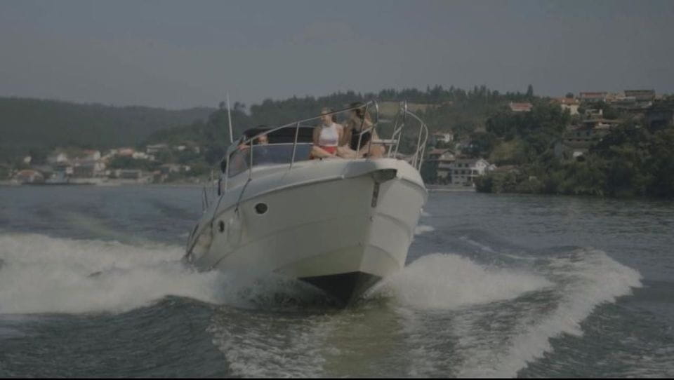 Love Island: Full Day Yacht Tour - Lock Navigation Adventure