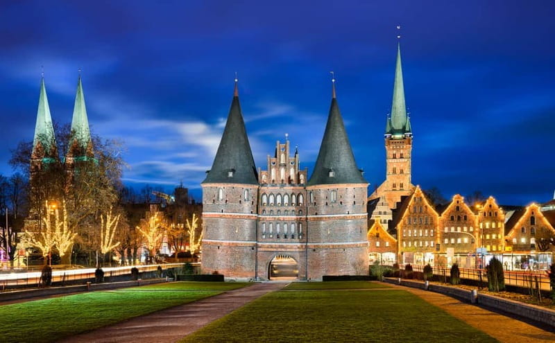 Lübeck: Christmas Market and Historical City Tour - Discovering Lübeck’s Christmas Markets and Historic Streets