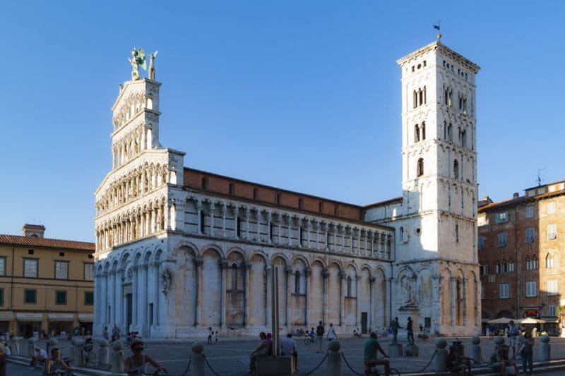 Lucca: City Highlights Walking Tour - Lucca’s Historic Neighborhoods: Laid-Back Charm