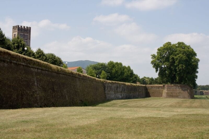 Lucca: City Highlights Walking Tour - End of Tour: Return to the Saint Maria Gate