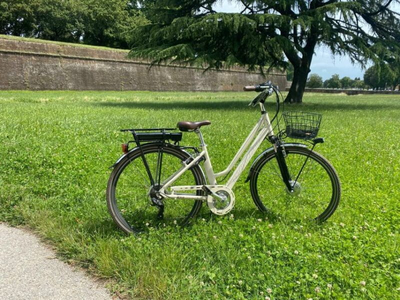 Lucca: E-Bike Rental - Exploring Lucca on Two Wheels: A Practical Guide