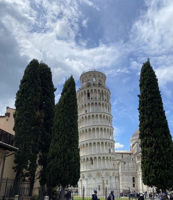 Lucca tour & Pisa tower + Wine Tasting by van from La Spezia - A Practical Guide to the La Spezia to Tuscany Experience