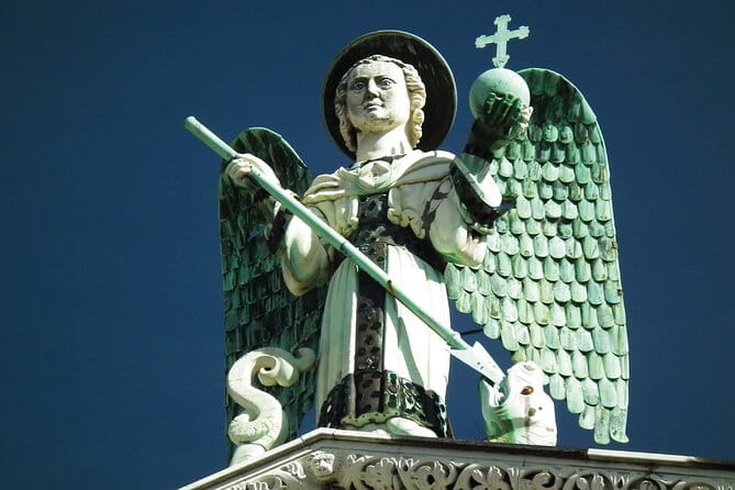 Lucca Walking Tour with Audio and Written Guide by a Local - Exploring Lucca’s Historic Gates and Walls