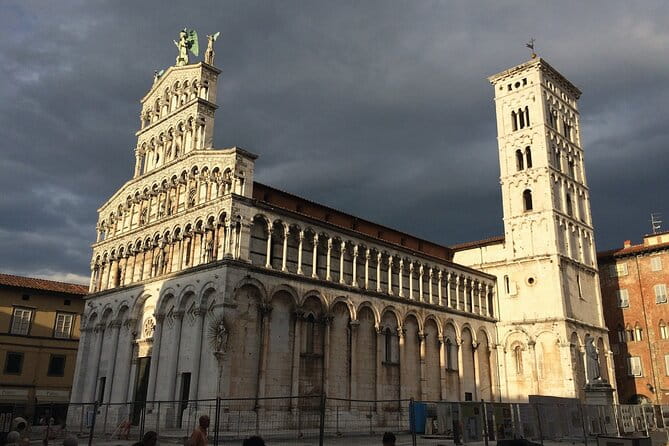 Lucca Walking Tour with Audio and Written Guide by a Local - FAQ