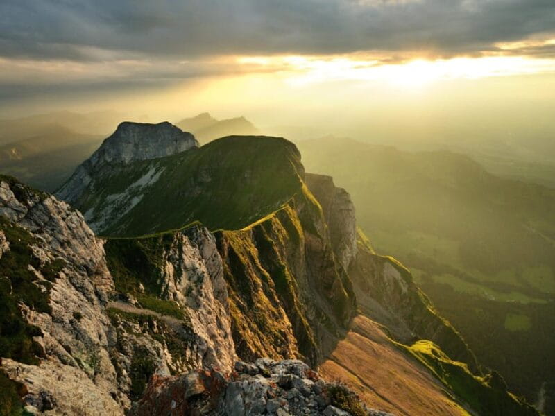 Lucerne: Guided hike on the Pilatus with barbecue experience - Exploring the Swiss Alps with a Guided Hike and Barbecue on Mount Pilatus
