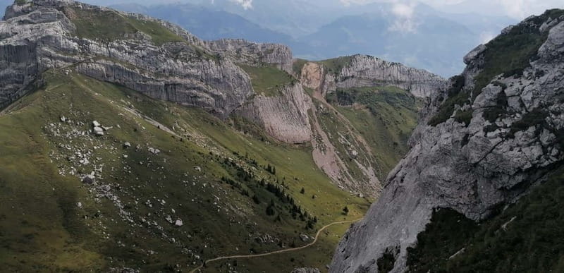 Lucerne or Zurich: Interlaken and Lauterbrunnen Day Tour - The Itinerary in Detail