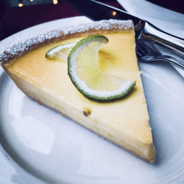 Lucerne: Swiss Afternoon Snack Traditional Tasting Experience - Boat Trip Option