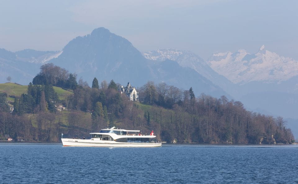 Lucerne Walking and Boat Tour: The Best Swiss Experience - Local Experience
