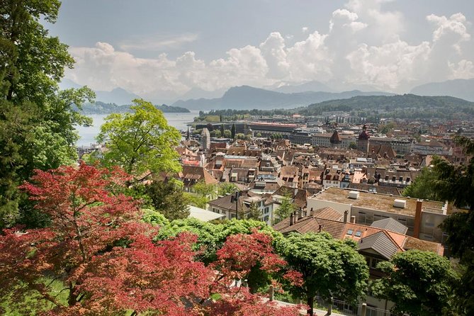 Lucerne Walking & Boat Tour: The Best Swiss Experience - Explore the City by Foot