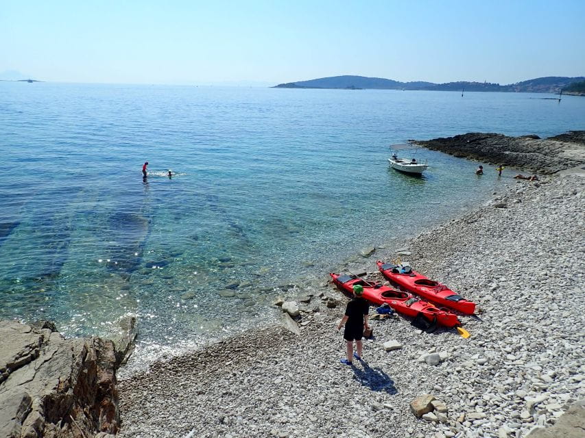 Lumbarda: Half-Day Kayaking and History With Wine Delight - Wildlife and Relaxation