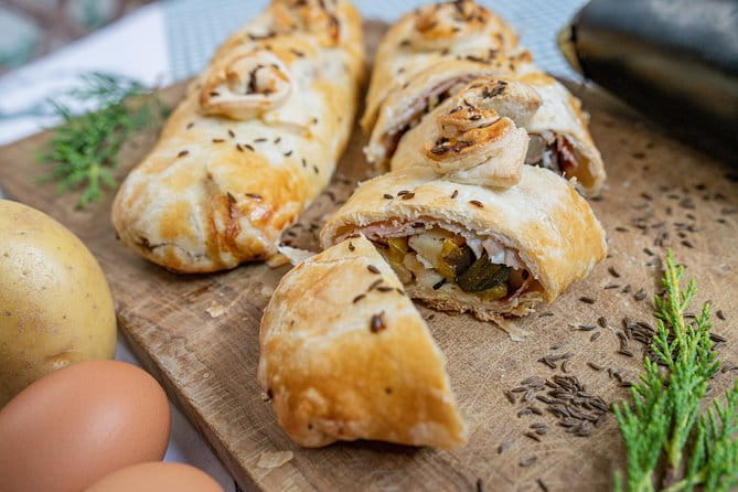 Lunch or dinner and cooking demo at a local home in Trento - The Experience’s Structure and Logistics