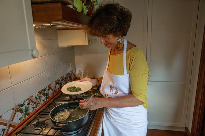 Lunch or dinner and cooking demo at a local home in Trento - Who Should Book This Experience?