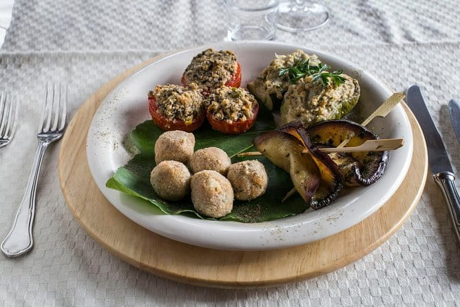 Lunch or dinner and cooking demo at a local's home in Pescara - Discovering True Italian Flavors in a Pescara Home