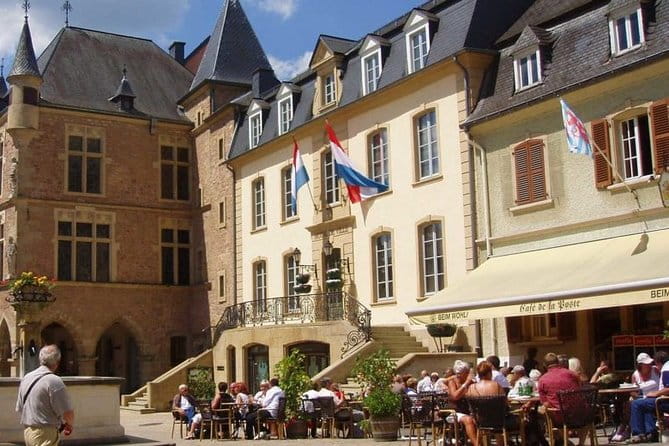 Luxembourg Airport Transfers : Airport LUX to Luxembourg in Business Car - Driver’s Service and Assistance