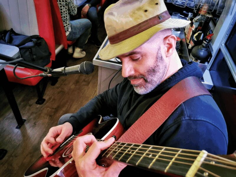 Luxembourg: Italian-Style Dinner in a Vintage Bus - Who should book this tour?