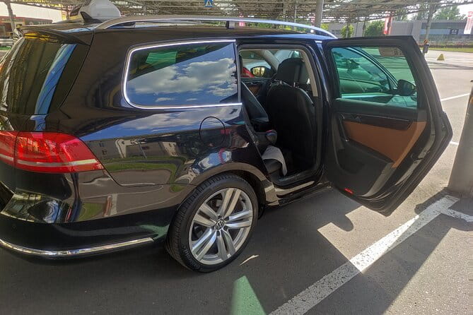 Luxury airport transfer from Lodz to Warszawa Chopin Airport - Why Choose This Transfer: An In-Depth Look