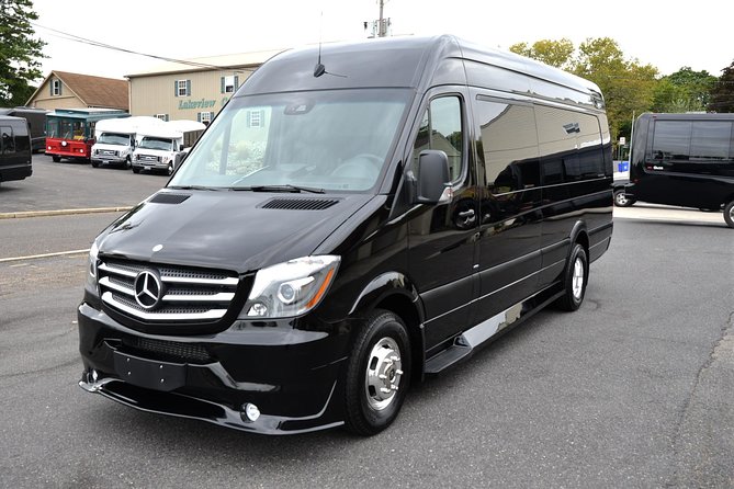 Luxury Niagara Falls Day Trip From Toronto With Cruise and Lunch - Flexible Itinerary and Free Time