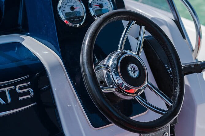 Luxury Speedboat Cruise to Shipwreck and Blue Caves - Key points / takeaways