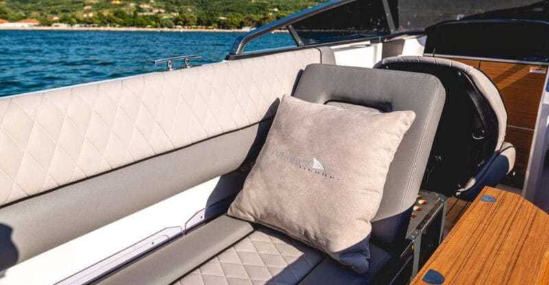 Luxury Sunset on Lake Como: 1 Hour Experience with View - Key Points / Takeaways