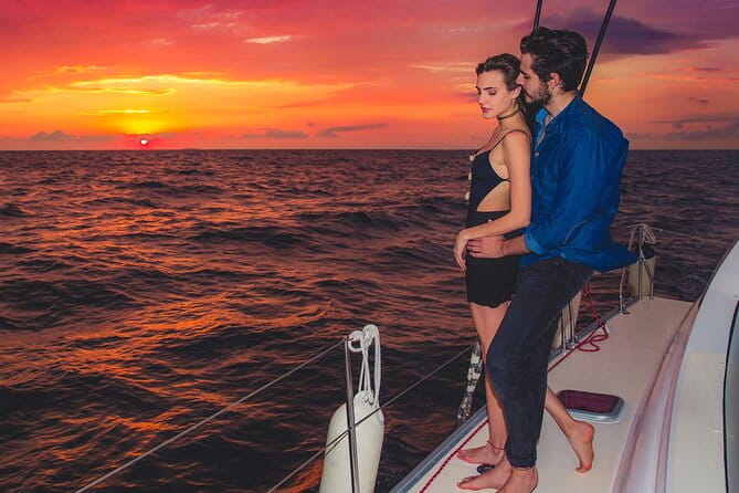Luxury Sunset Sailing Cruise in Cancun with Light Dinner and Open Bar - Who Will Enjoy This Tour?