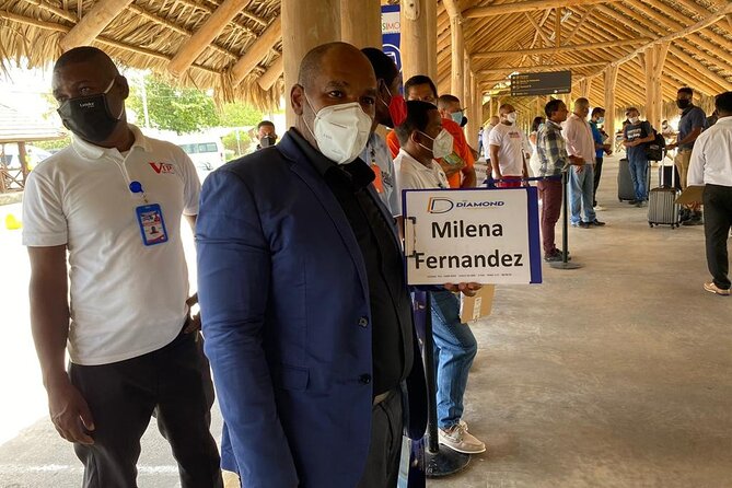 Luxury Transfer Between Punta Cana Airport and Bavaro Hotels - Meeting Point in Bavaro