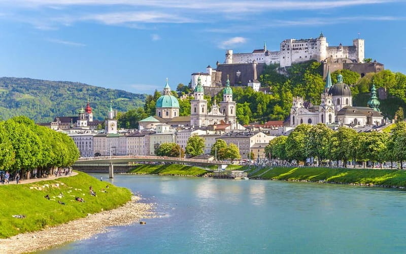 Luxury Van Tour: Salzburg, Hallstatt & More for Your Group - Key Points / Takeaways