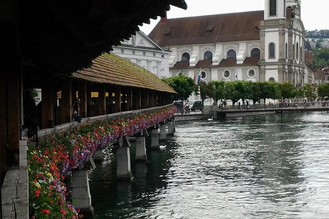 Luzern Elegance: Private City Walk and Lake Cruise from Zürich - Who should book this tour?