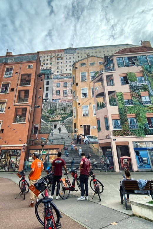 Lyon: 3-Hour Guided E-Bike Tour With a Tasting Break - Discover the Croix-Rousse Hill