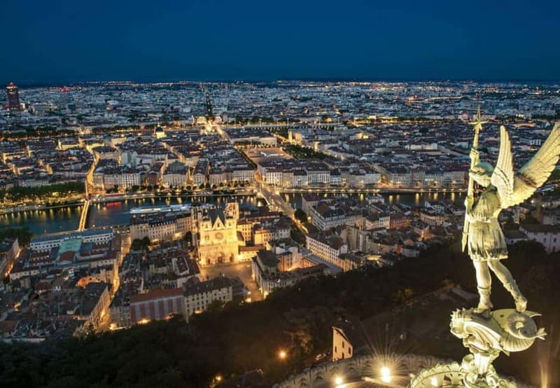 Lyon: Private Food Tour with Meal and Wine Pairings - Who Should Consider This Tour?