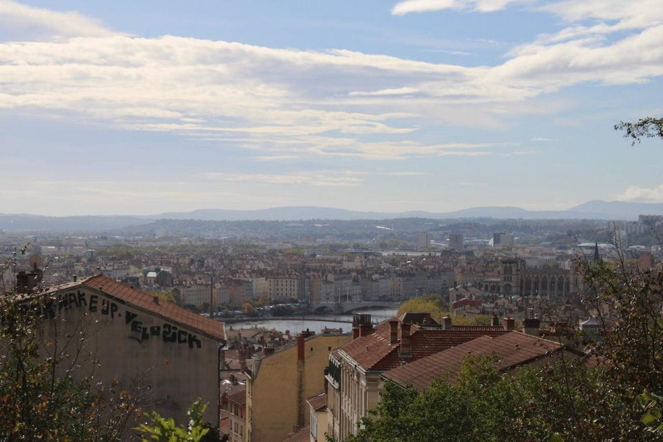 Lyon: Street Art & Street Food Tour - Exploring Lyons Gastronomic Scene