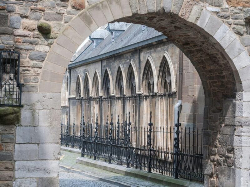 Maastricht: Culinary Walking Tour with Tastings - Diving Into the Experience: What to Expect