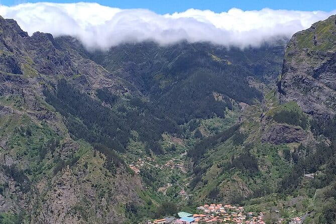 Madeira Pack 1 - Santana + Porto Moniz+ Curral das Freiras - FAQ