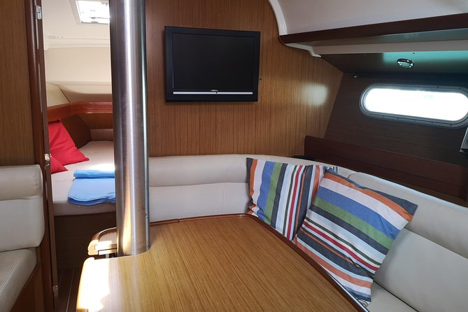 Madeira Private Sunset Boat Tour From Funchal - Onboard Amenities and Comforts