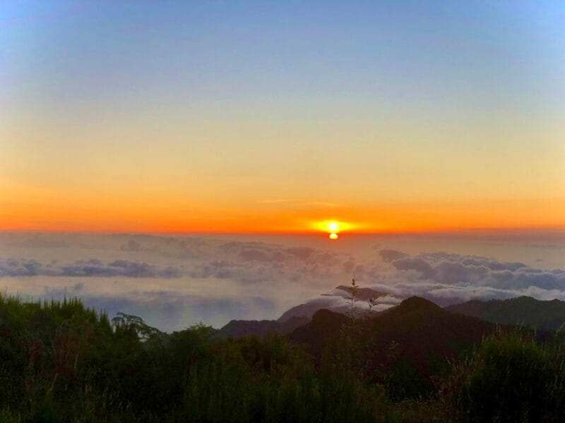 Madeira: Sunrise at Pico do Arieiro & Hike Larano trail - Stepping onto the Glass Platform at Guindaste Viewpoint