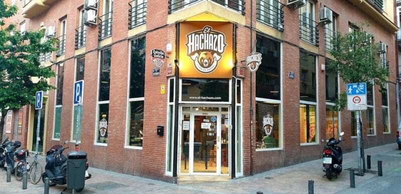 Madrid Center: AXE THROWING - What to Expect When You Arrive