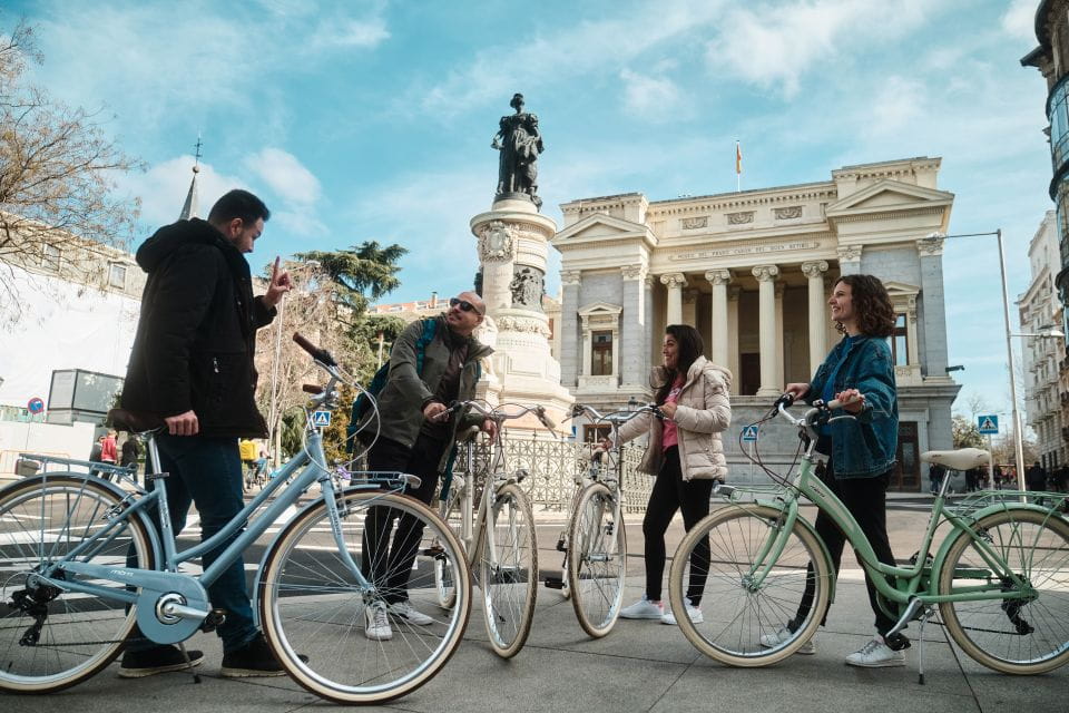 Madrid: City Highlights Guided Vintage Bike Tour - Itinerary Highlights