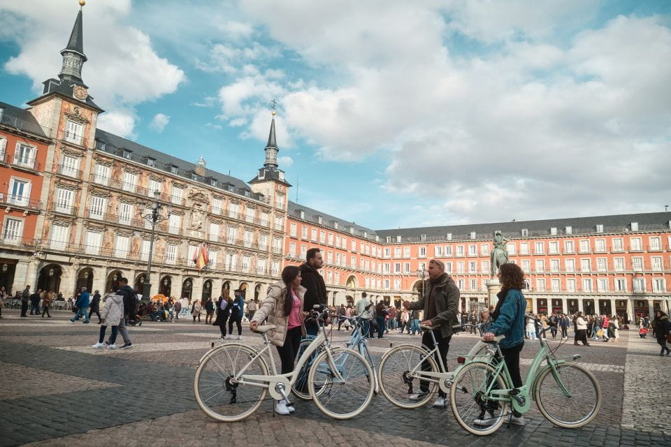 Madrid: City Highlights Guided Vintage Bike Tour - Additional Tips for Enjoyment