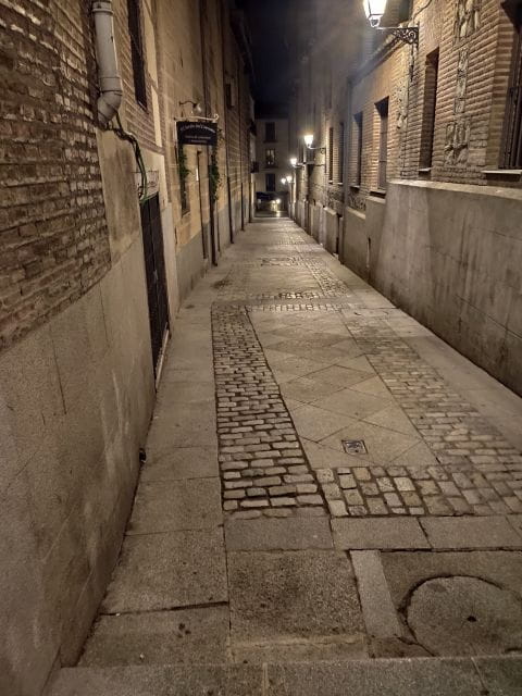 Madrid: Enchanted Evening Walking Tour in Spanish - Participant Information