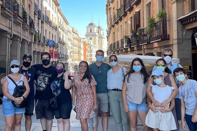 Madrid Essential: Historic Center, Plaza Mayor & Royal Palace - Tour Duration and Group Size