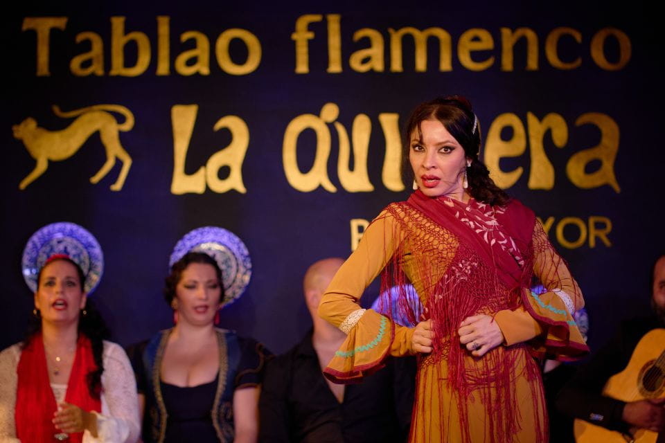 Madrid: Flamenco Show La Quimera With Drinks & Dinner Option - Dining and Drink Options