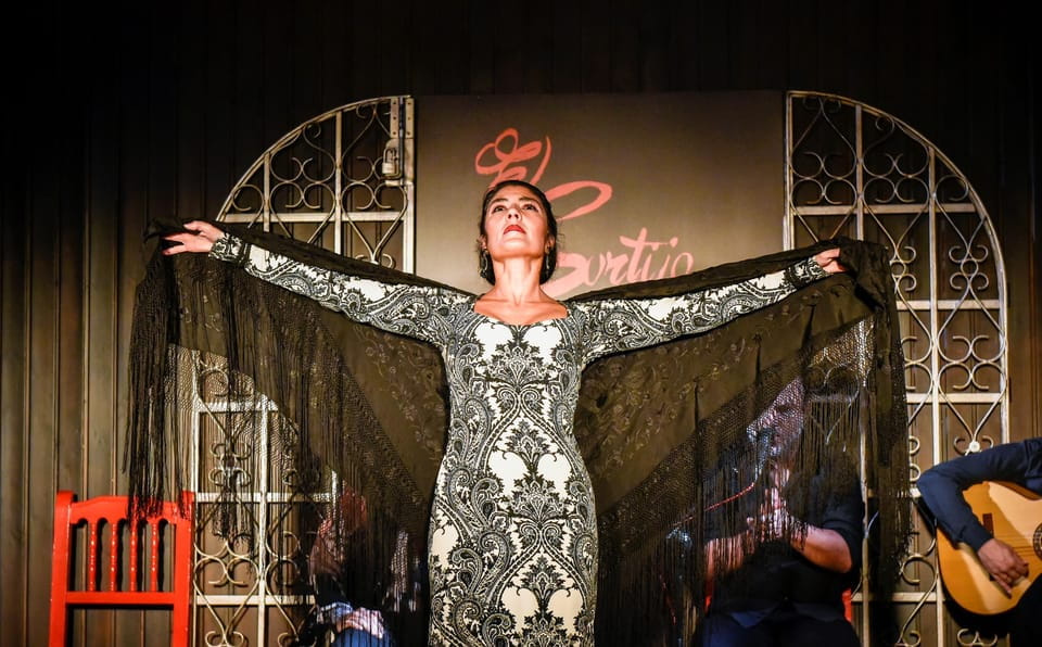 Madrid: Flamenco Show With Dinner, Drinks and Optional Class - Food and Drink Options